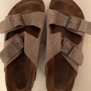 tan birkenstock’s!!!! size 39